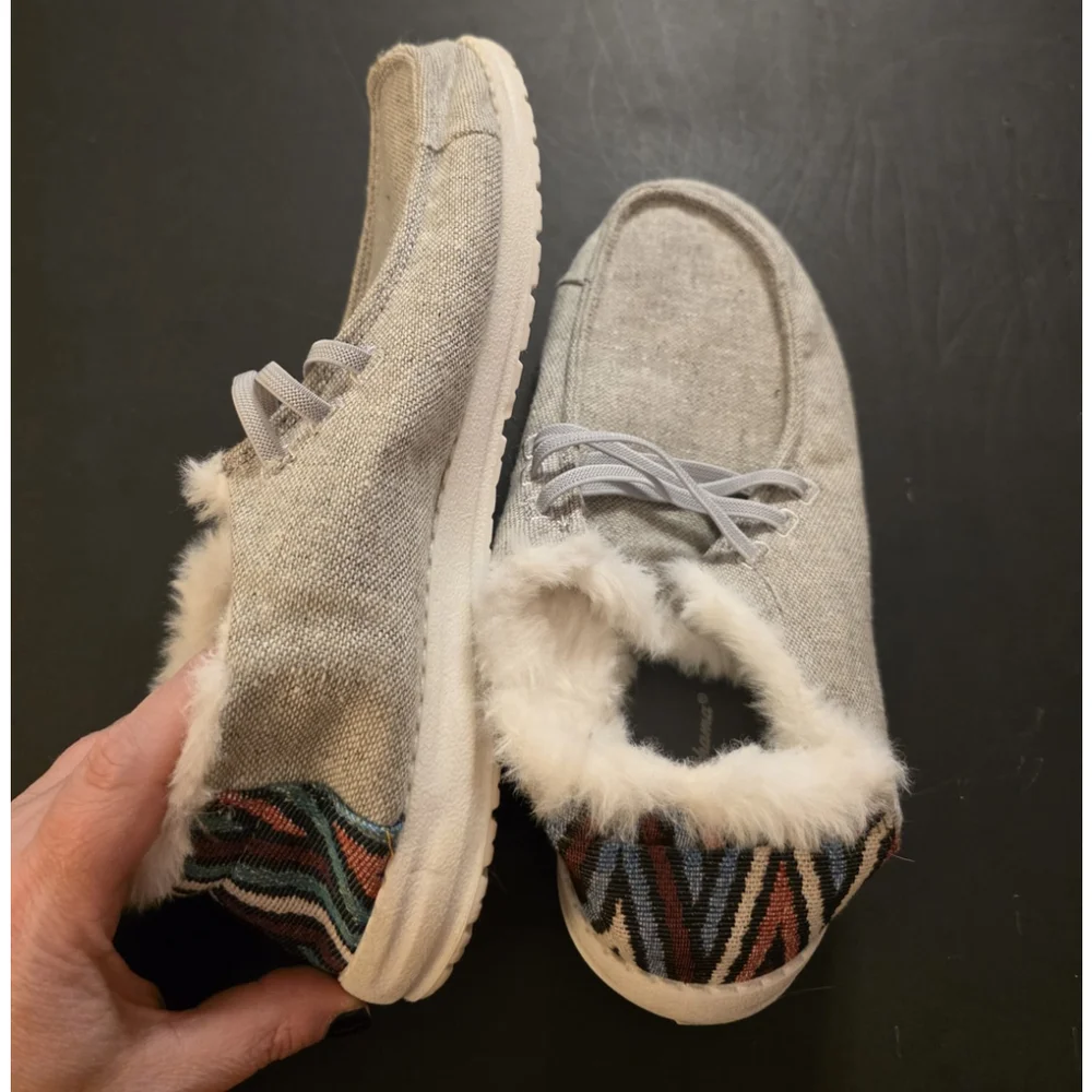 Tommy Bahama Faux Fur Lining Slip On Sneaker Womens Size 10 Memory Foam